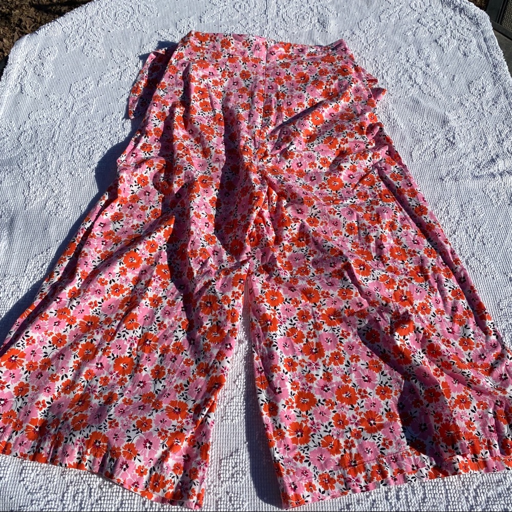 Yumi Kim 'Walk This Way' Retro Style Wide Leg Floral Jumpsuit - Picture 13 of 16